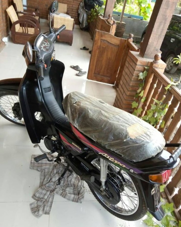 Honda Dream “lùn” đời 1997 tại Indonesia còn nguyên bản, giá hơn 160 triệu đồng - 3