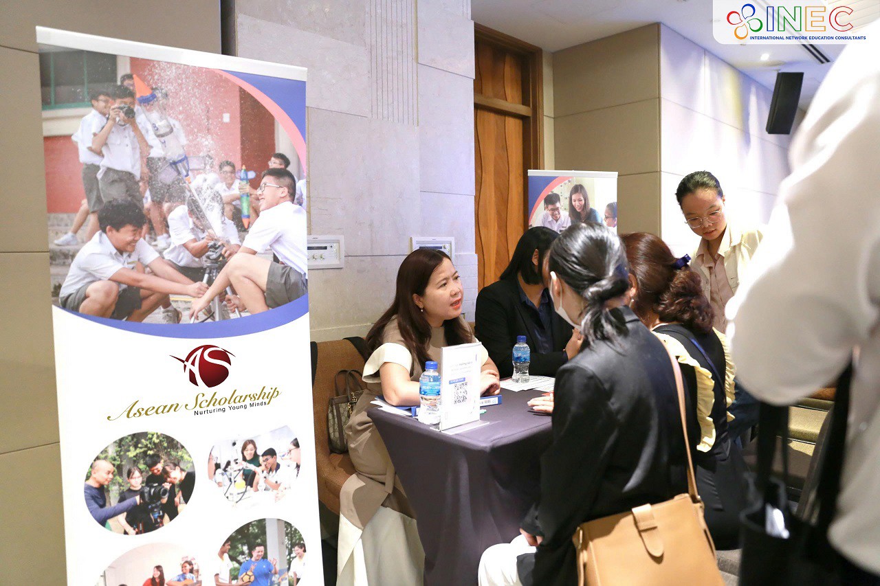 Học sinh được giải đáp chi tiết về điều kiện, quyền lợi, lộ trình chinh phục học bổng ASEAN