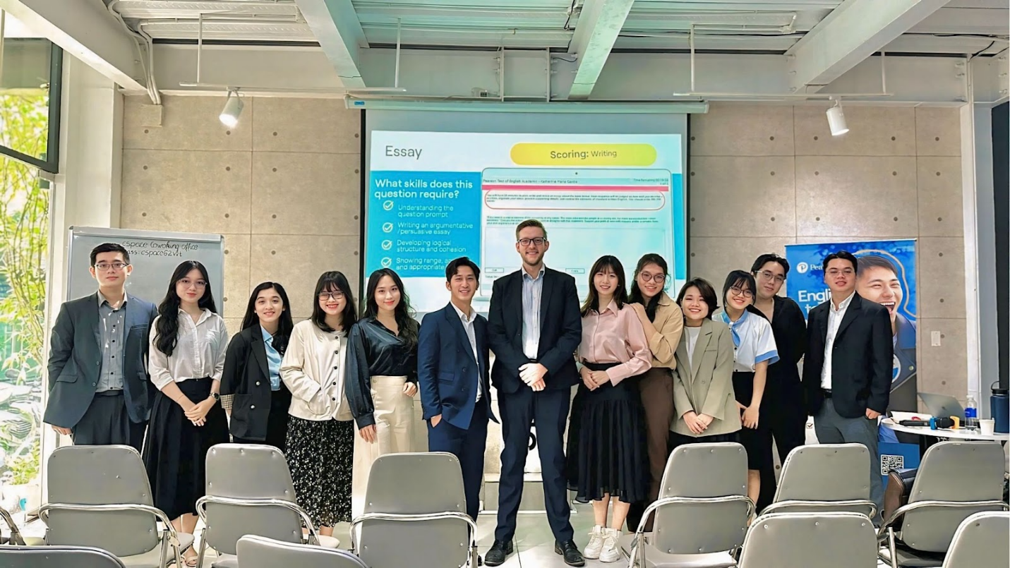 Toàn bộ giáo viên PTE Helper đều có chứng chỉ giảng dạy quốc tế PTE