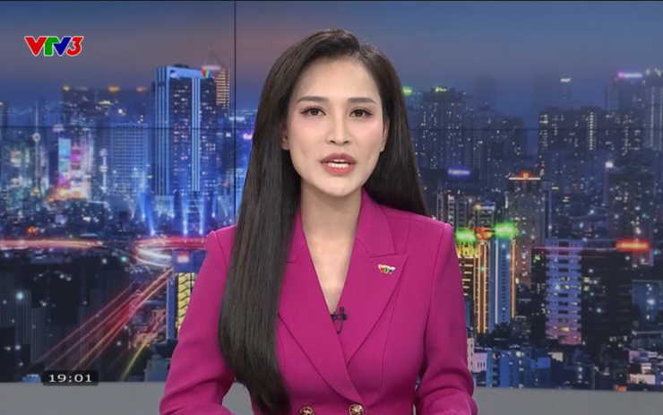Học vấn của Linh Thủy ấn tượng khi tốt nghiệp Đại học Ngoại Thương Hà Nội chuyên ngành Quản trị Kinh doanh với bằng cử nhân chất lượng cao. Đặc biệt, cô là Thủ khoa Thạc sĩ Điều hành cao cấp EMBA tại trường này. Từ thời học sinh, Linh Thuỷ đạt giải Nhì Học sinh giỏi Văn cấp quốc gia năm 2010.