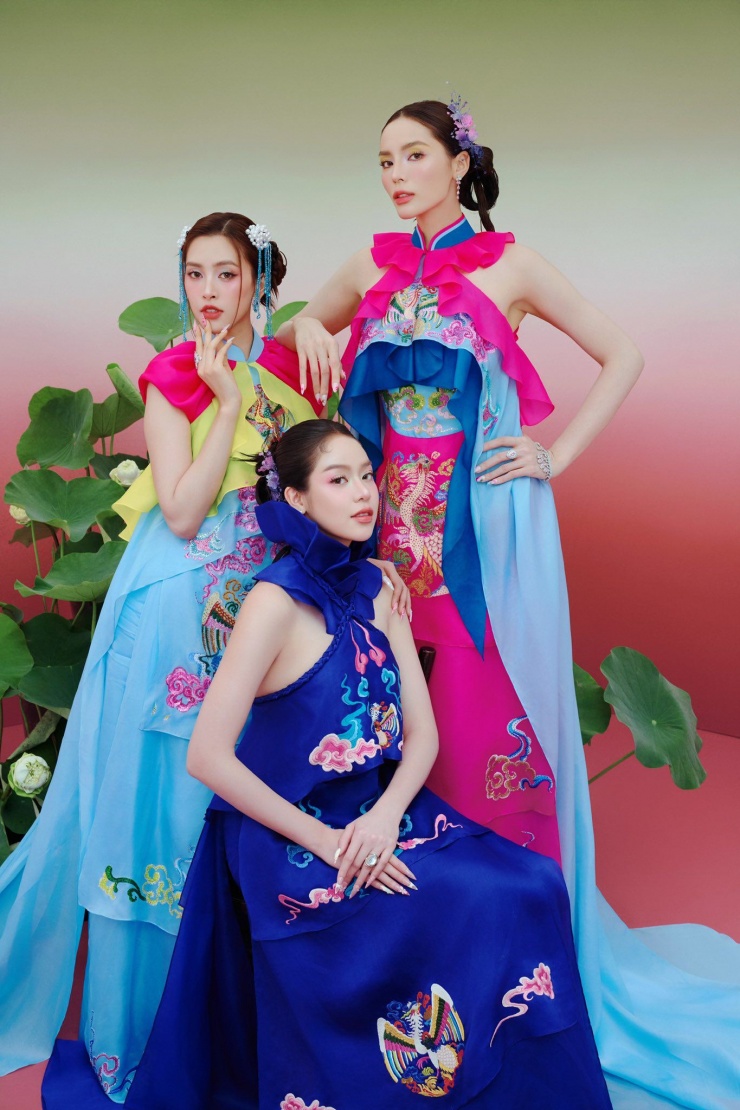 Đây là lần hiếm hoi 3 nàng Hoa hậu Việt Nam thực hiện bộ ảnh cùng nhau, khiến khán giả thích thú. Mỗi người đều sở hữu vẻ đẹp và phong cách riêng.