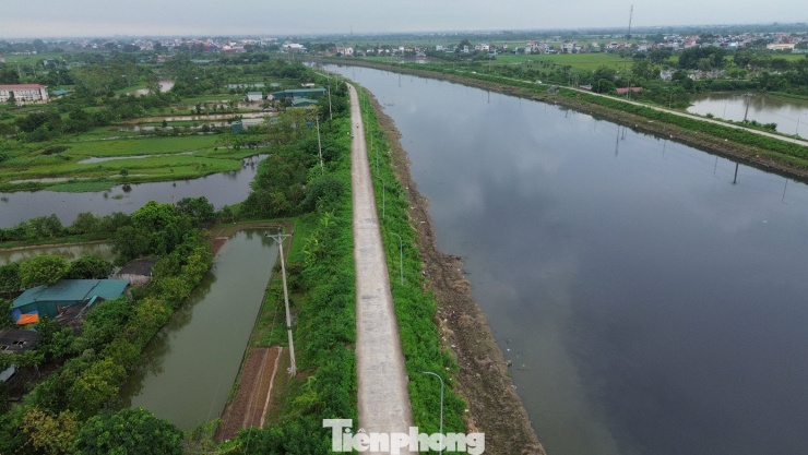 Tuyến đê ở Hà Nội sạt lở, nứt toác nhiều vị trí - 2