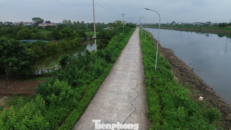 Tuyến đê ở Hà Nội sạt lở, nứt toác nhiều vị trí - 16