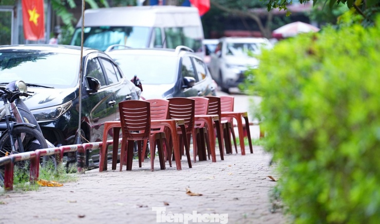 Cảnh hoang tàn, xuống cấp tại vườn hoa 52 tỷ ở Hà Nội - 21