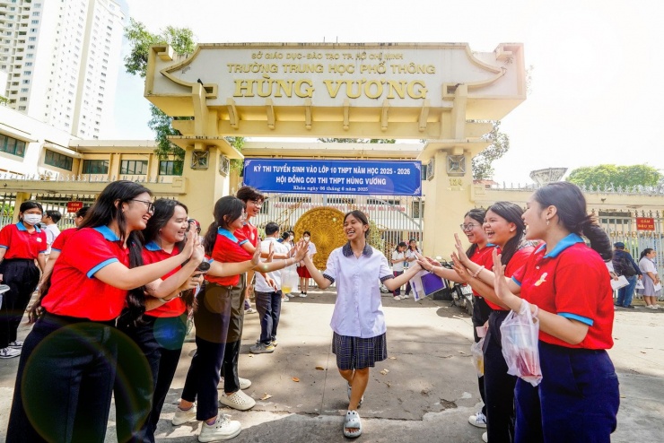 Học sinh TPHCM trong kỳ thi tuyển sinh vào lớp 10. Ảnh: Phạm Nguyễn