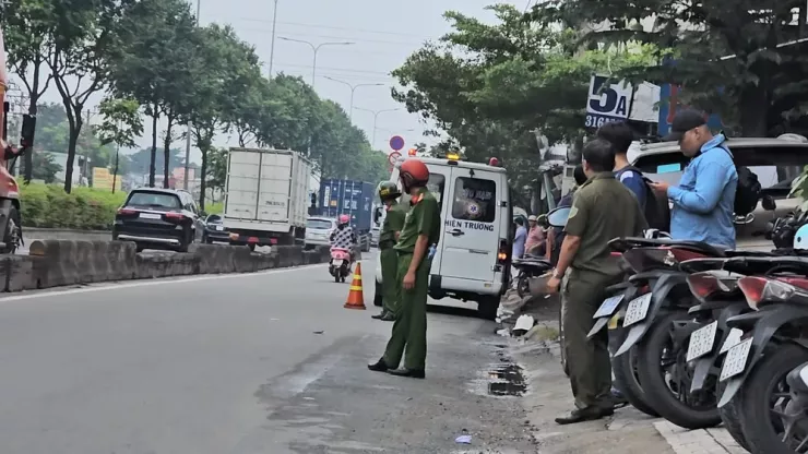 Thi thể cụ ông sau đó được đưa về nhà xác để phục vụ công tác điều tra. Ảnh: HT