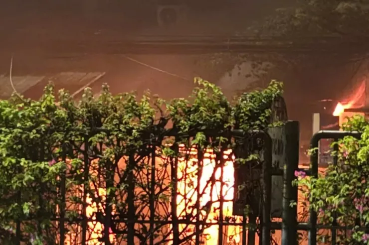 Đám cháy bùng lên vào lúc rạng sáng khiến cụ ông mắc kẹt, tử vong. Ảnh: HT