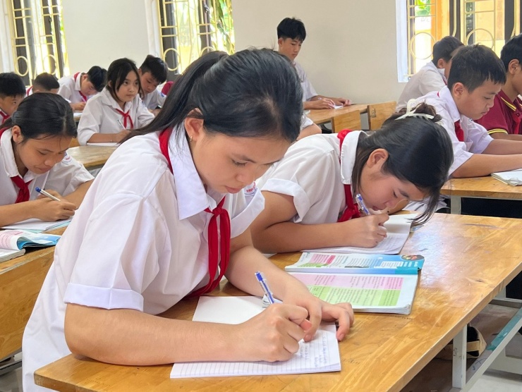 Bộ GD&ĐT quy định, mỗi ngày học không quá 7 tiết. Các trường cần có không gian cho học sinh vui chơi, tham gia thể thao sau các giờ học căng thẳng.