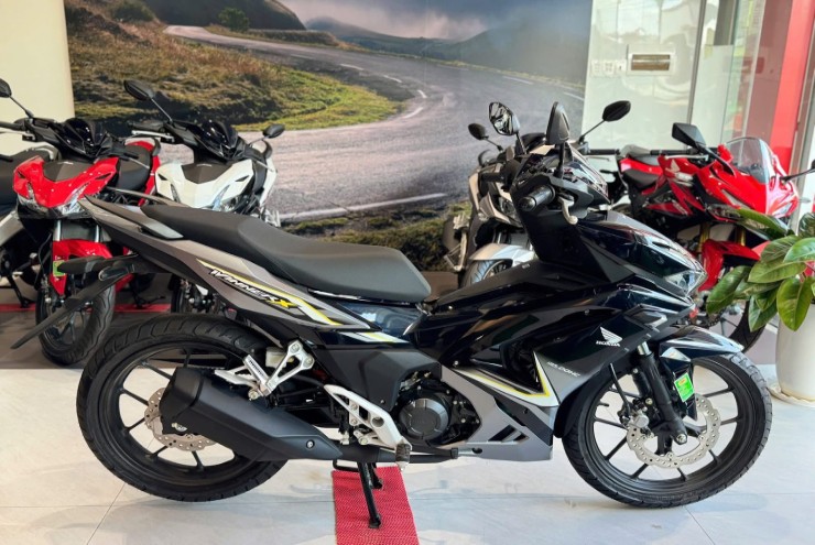 Giá xe côn tay Honda Winner X giữa tháng 9/2025, ưu đãi tới 16 triệu đồng
