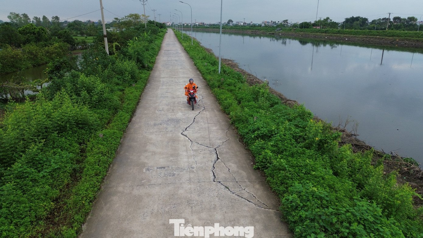 Tuyến đê ở Hà Nội sạt lở, nứt toác nhiều vị trí - 3