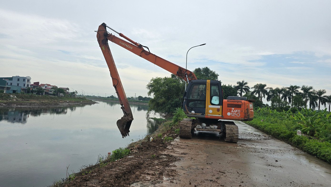 Tuyến đê ở Hà Nội sạt lở, nứt toác nhiều vị trí - 14