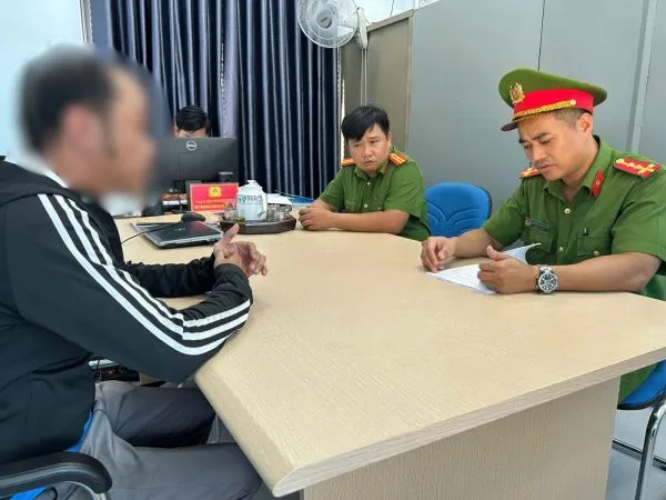 Quảng Ngãi: Nhiều nhân viên giao hàng bị khởi tố tội tham ô tài sản - 2