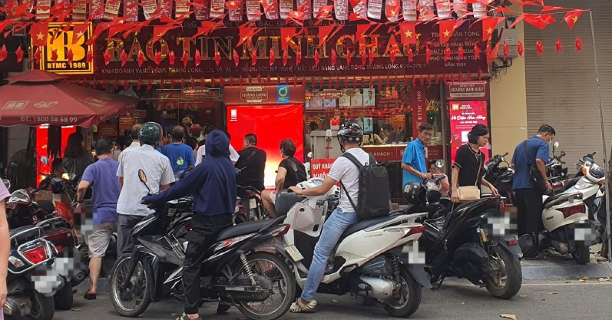 Giá vàng chiều 12/9: Tiếp tục giảm sâu, động th...