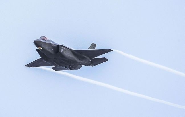 Tiêm kích F-35 phóng tên lửa hàng trăm nghìn USD để chặn UAV trên không phận Ba Lan - 1