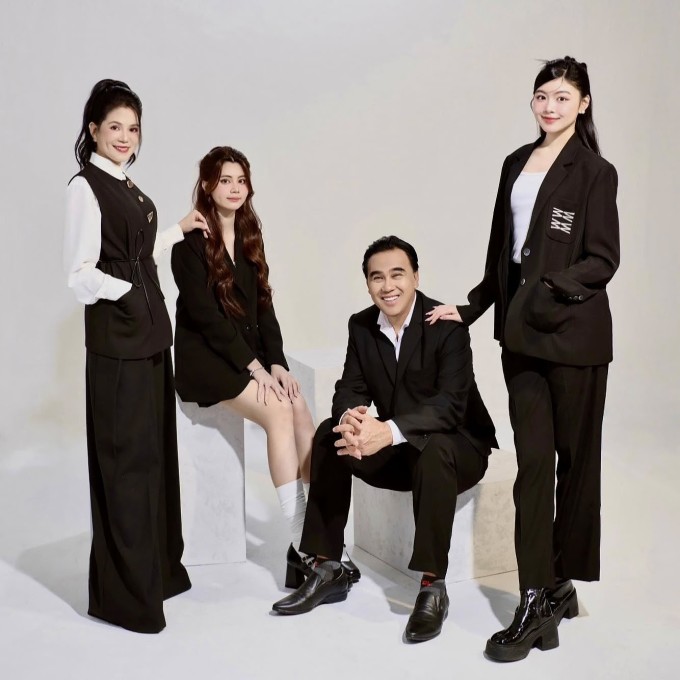 Hình ảnh mới nhất của gia đình Quyền Linh. 