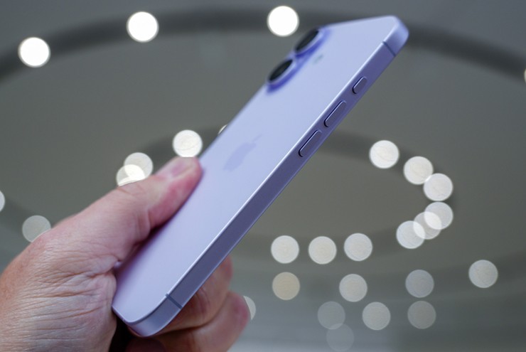 iPhone 16 đang bán được xem như là phiên bản 128 GB 