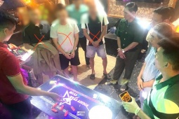 Công an phát hiện điều gì trong phòng 202 quán karaoke Night Star?