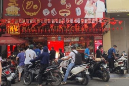 Giá vàng chiều 12/9: Tiếp tục giảm sâu, động thái mới của loạt cửa hàng trên phố vàng Hà Nội