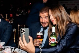 Maria Sharapova khác lạ khi xuất hiện bên Beckham & tay vợt nữ số 1 thế giới