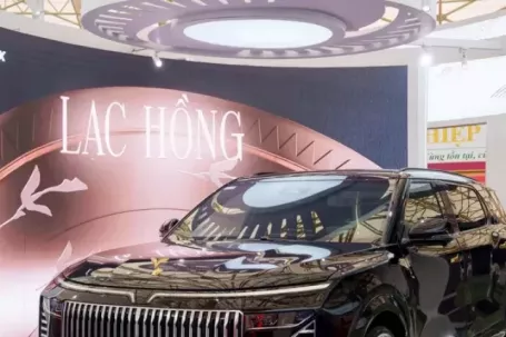 Hé lộ quá trình biến Lạc Hồng 900 LX thành SUV điện chống đạn đẳng cấp...