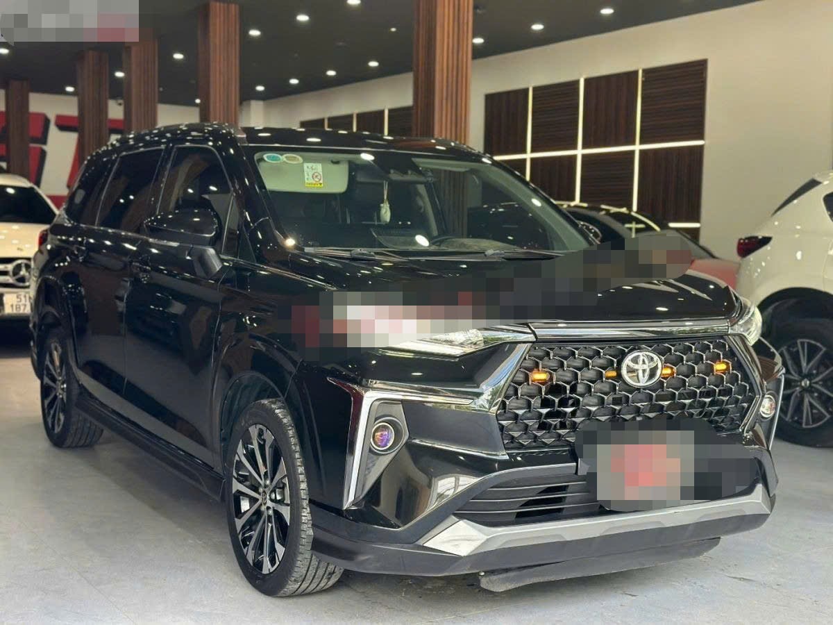 Chiếc Toyota Veloz cũ đáng tham khảo trong "tháng ngâu" - 2