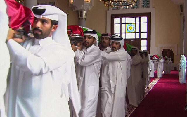 Tang lễ được tổ chức ở Doha cho 6 người thiệt mạng do Israel không kích. Ảnh: Qatar TV.