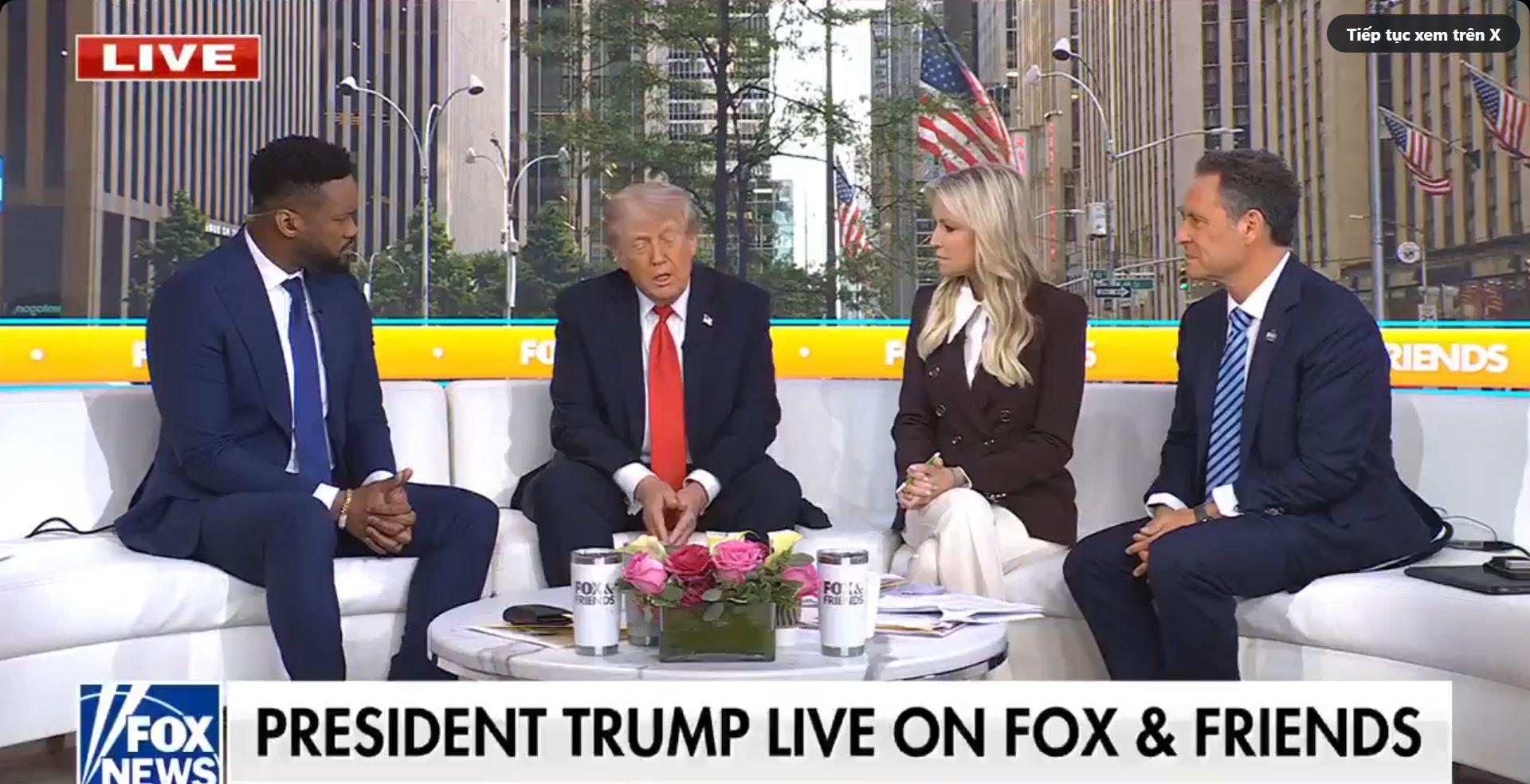 Ông Trump nói coi Kirk như “con trai” trong cuộc phỏng vấn của Fox News (ảnh: Fox News)