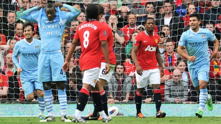 Balotelli thể hiện sự ngông cuồng