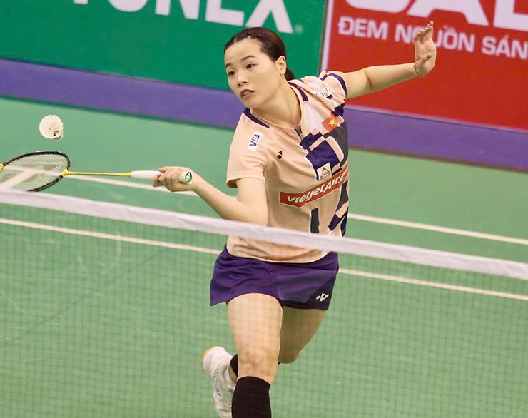 Thùy Linh kịch tính vào bán kết Vietnam Open 2025
