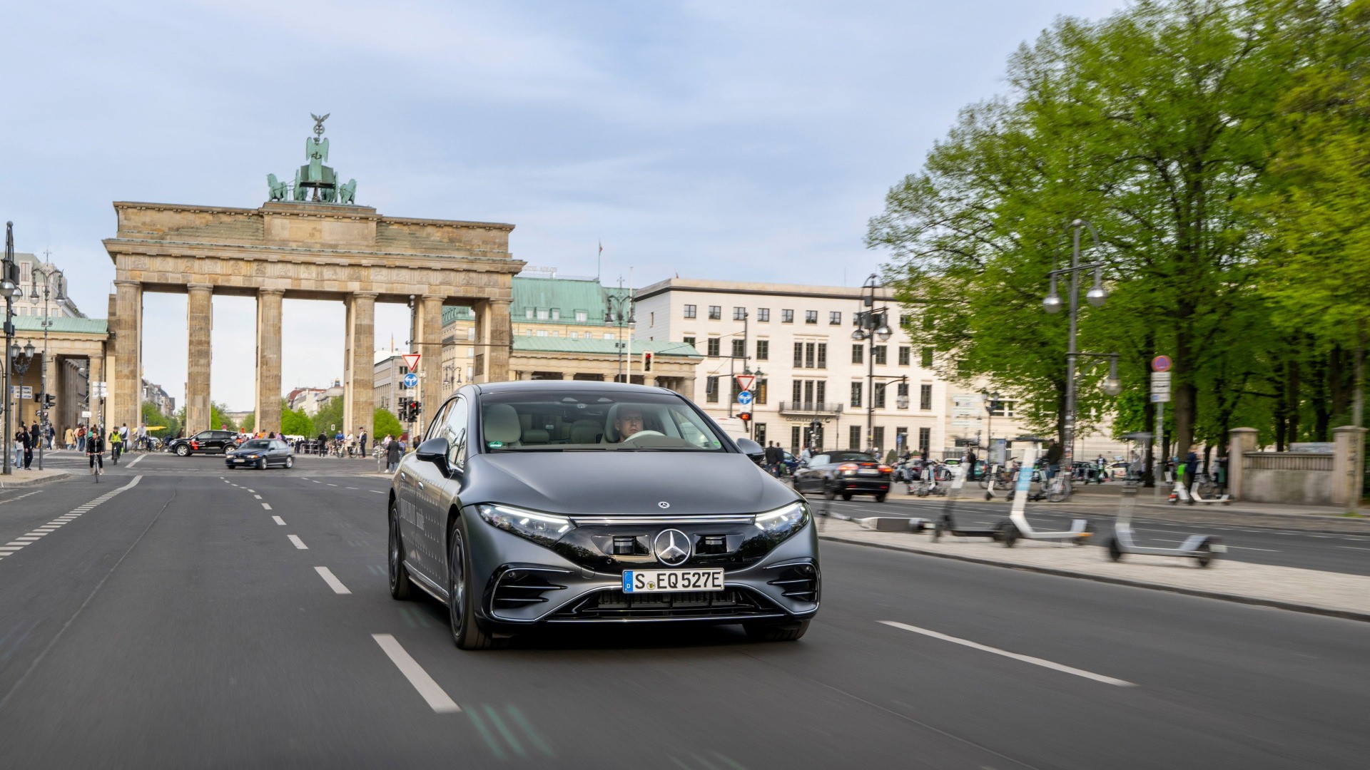 Mercedes-Benz vượt mặt Tesla về hệ thống lái tự động cấp độ 3 tại Mỹ - 1