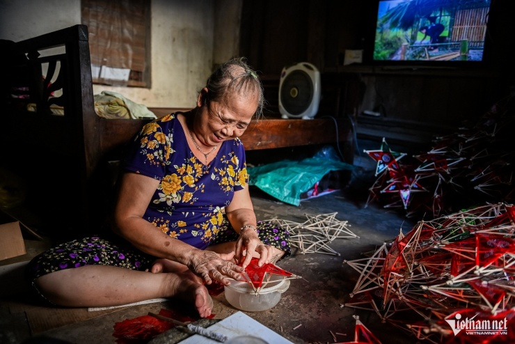 Cảnh khác lạ ở làng làm đèn ông sao nổi tiếng ở Ninh Bình - 5