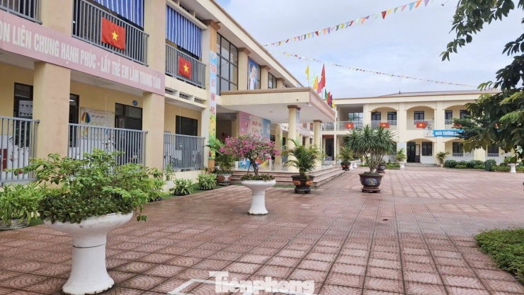 Trường mầm non trung tâm được đầu tư cơ sở hạ tầng, vật chất đạt chuẩn mức độ 2, đảm bảo điều kiện học tập tốt nhất. Ảnh: Nguyễn Thắng