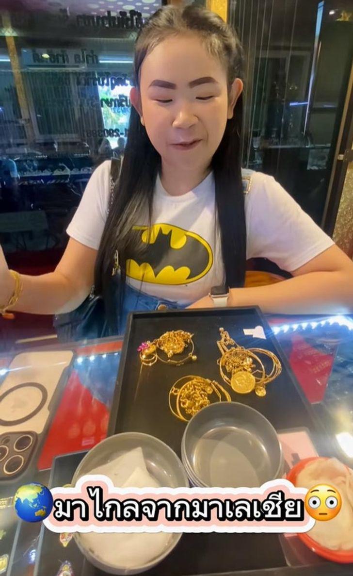 Mang vàng tìm thấy dưới gầm giường mẹ chồng đi kiểm tra, cặp đôi sốc nặng khi bán được 627 triệu đồng - 1