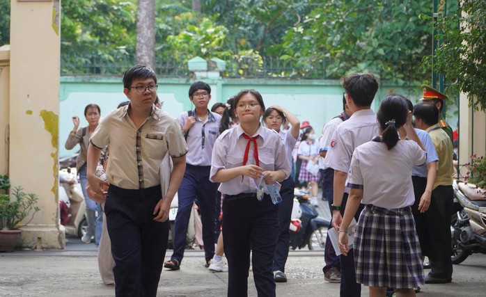 Quy định giờ vào học, tan học của học sinh đang gây nhiều băn khoăn