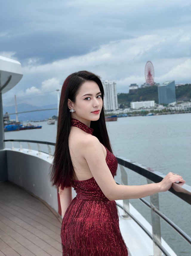 Có làn da cùng vóc dáng đẹp, mỹ nhân sinh năm 1996 tự tin khoe nhan sắc và thoải mái vào những vai diễn có lợi thế hình thể.