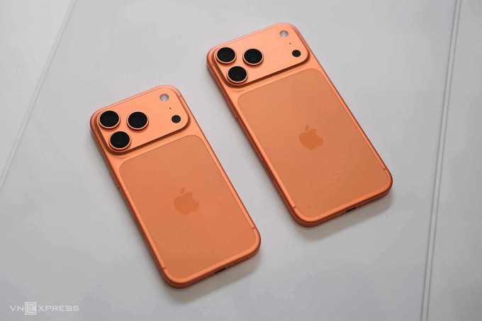 F5 liên tục nửa giờ vẫn trượt lượt mua sớm iPhone 17 Pro Max màu cam