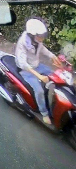 Đối tượng cướp xe máy của người dân bỏ trốn.