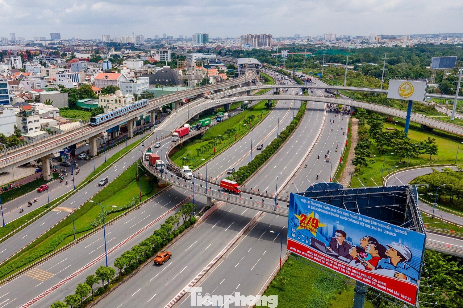 Tuyến metro Bến Thành - Suối Tiên góp phần thay đổi diện mạo đô thị TPHCM. Ảnh: Duy Anh - Phạm Nguyễn