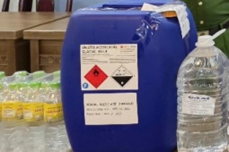 Bên trong lò sản xuất nước giấm từ axit công nghiệp và nhà máy sản xuất nước yến giả