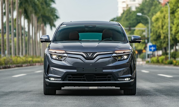 Giá xe VinFast VF 8 mới nhất tháng 9/2025, lăn bánh 0% phí trước bạ - 4