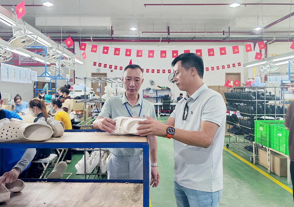 Anh Hải – Giám đốc điều hành của Nesty chia sẻ về định hướng kinh doanh của công ty trong thời gian tới với anh Nam – Giám đốc điều hành của Motaro Group