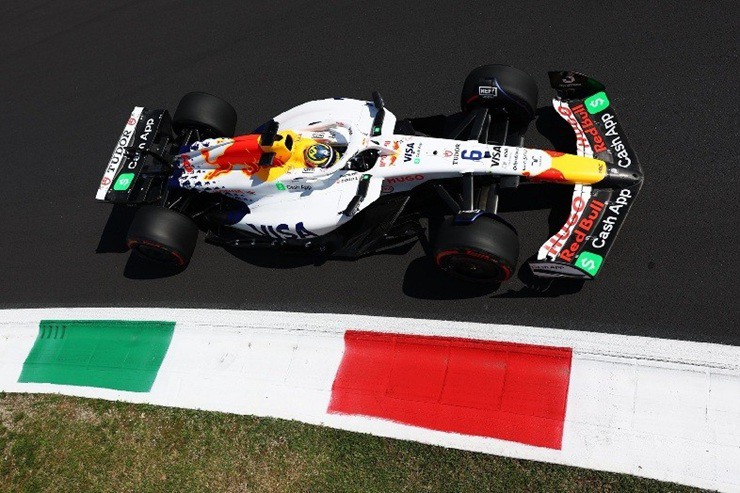 Hadjar mang điểm số cho Racing Bull trên sân nhà