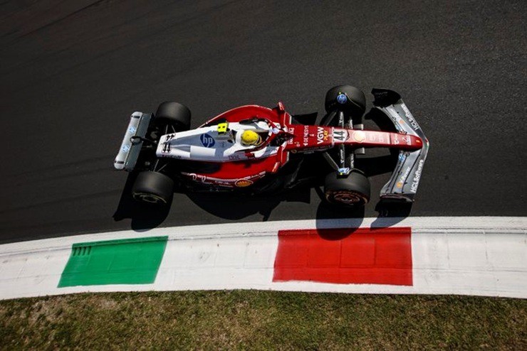 Ferrari lỡ hẹn với podium sân nhà