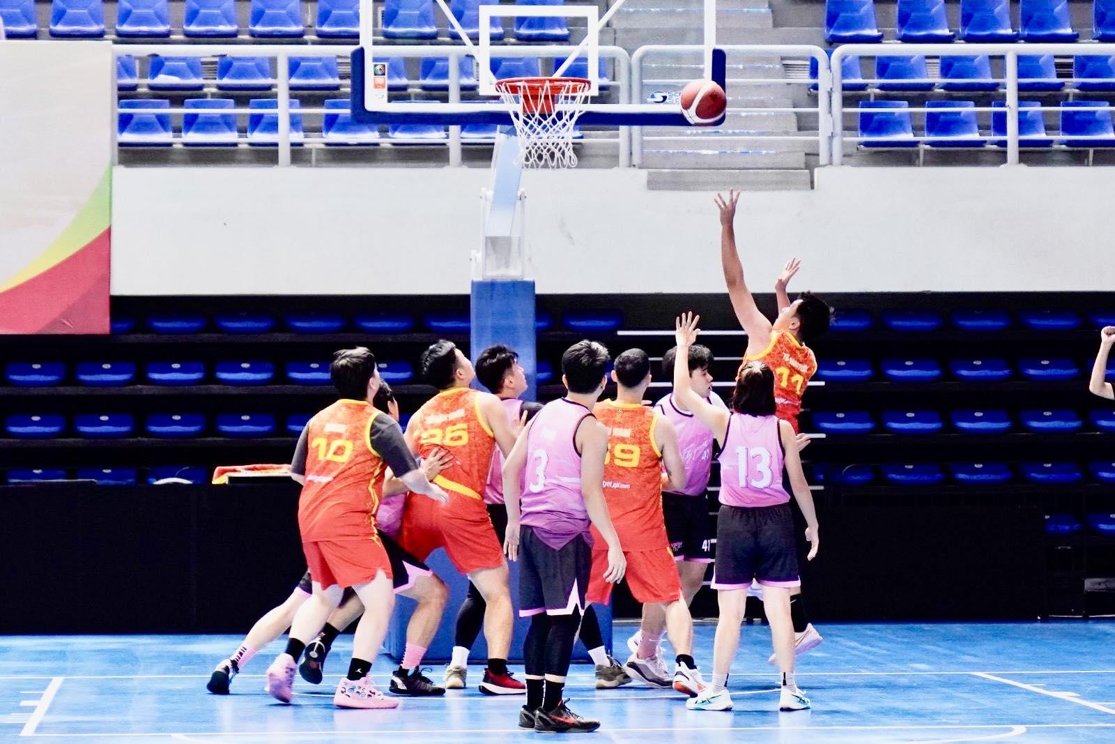 Gần 600 “chiến binh bầu trời” Vietjet tranh tài thể thao và hành động vì môi trường biển - 9