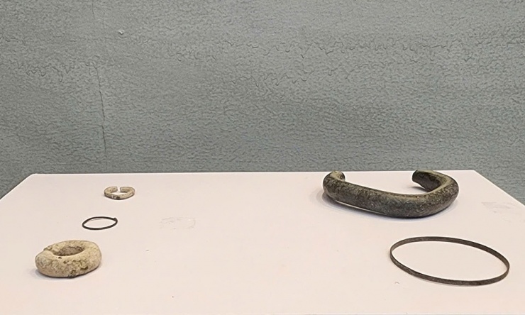 Hơn 400 hiện vật vàng thời Vương quốc Phù Nam tìm thấy ở miền Tây - 8