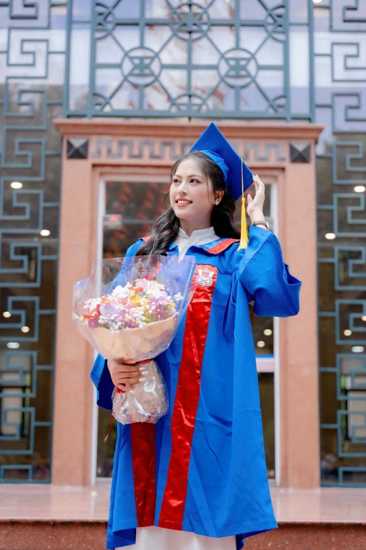 Trịnh Thị Ngọc trở thành người đầu tiên chọn chuyên ngành Y học hạt nhân.