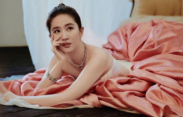 "Thần tiên tỷ tỷ" ở tuổi 38 có lối sống kín đáo, giản dị trong biệt thự xa hoa 16.700m2 - 5