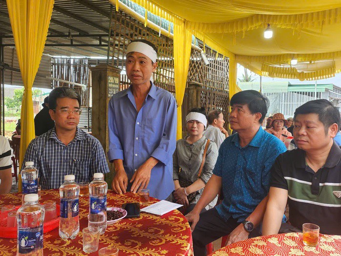 Đại diện gia đình nạn nhân cảm ơn sự quan tâm, hỗ trợ kịp thời của UBND tỉnh và địa phương