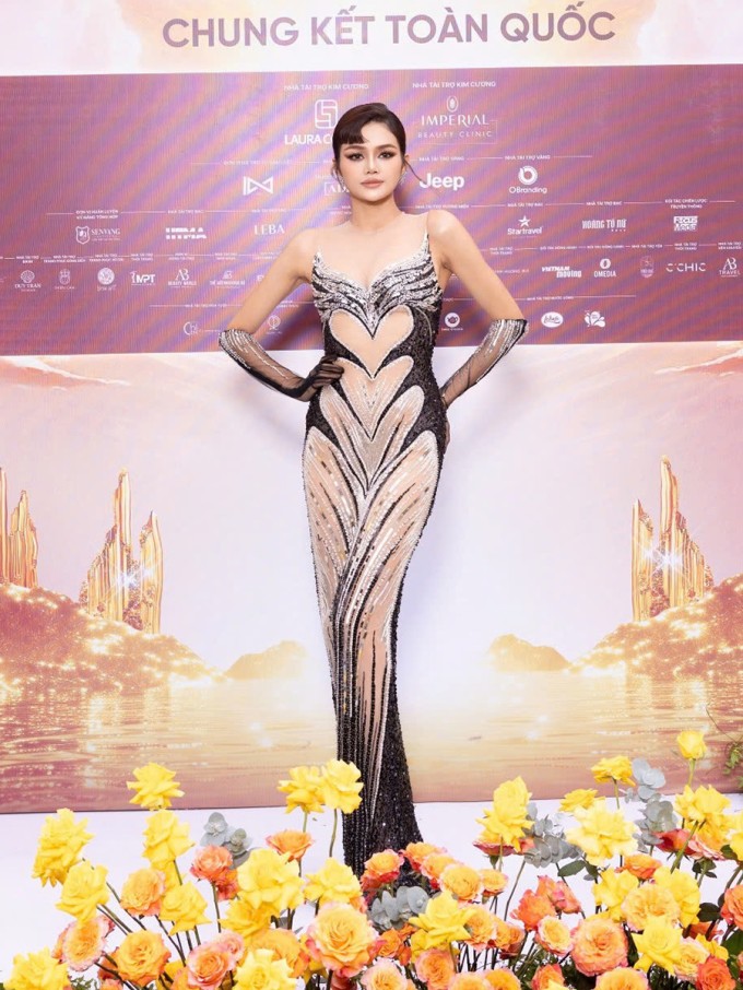 Á hậu 2 Miss Grand Vietnam 2024 Thu Hiền hướng tới phong cách sexy.