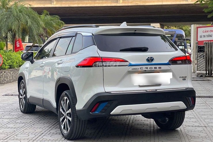 Tuy nhiên, Toyota Corolla Cross HEV vẫn nổi bật nhờ lắp ráp tại Thái Lan và đạt tiêu chuẩn toàn cầu.